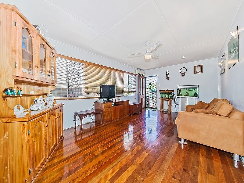 261 Kianawah Road, Wynnum West QLD 4178
