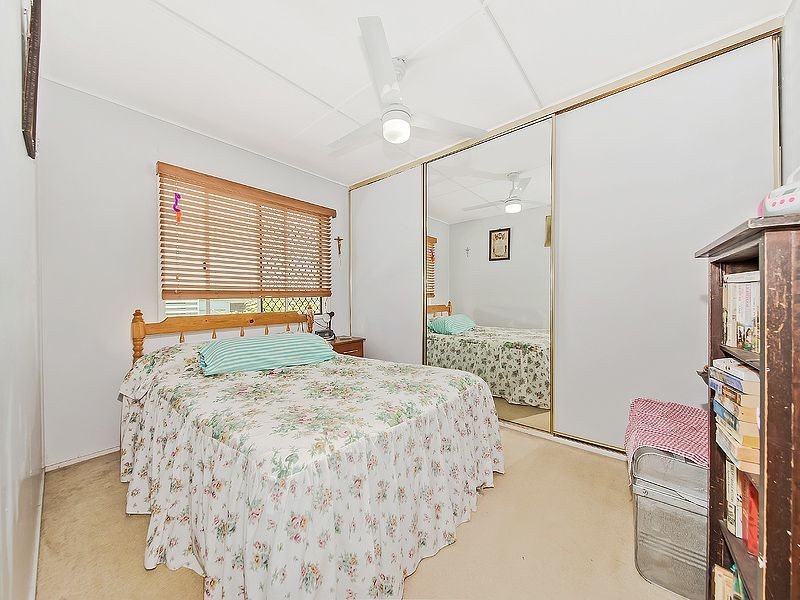 261 Kianawah Road, Wynnum West QLD 4178