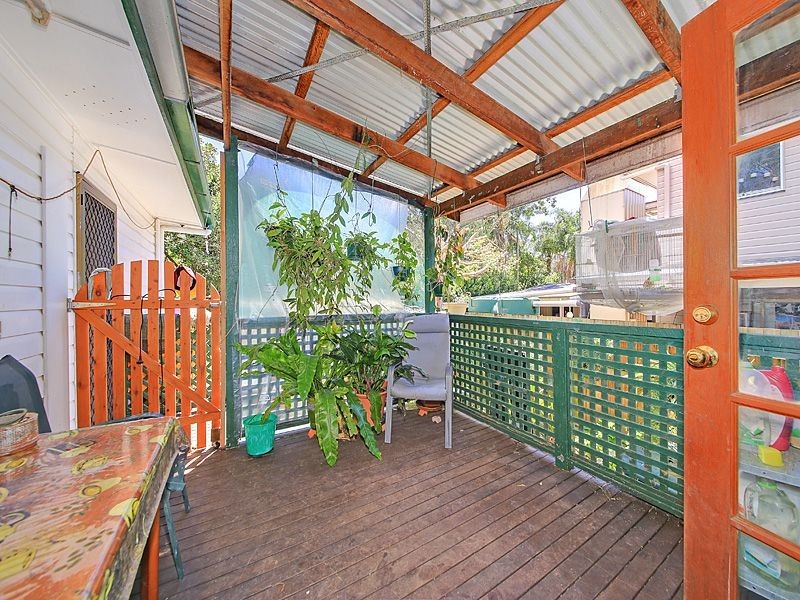 261 Kianawah Road, Wynnum West QLD 4178