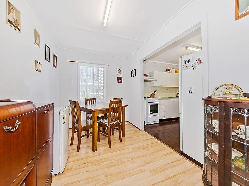 261 Kianawah Road, Wynnum West QLD 4178