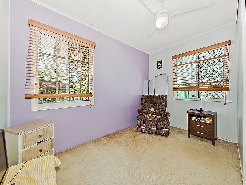 261 Kianawah Road, Wynnum West QLD 4178