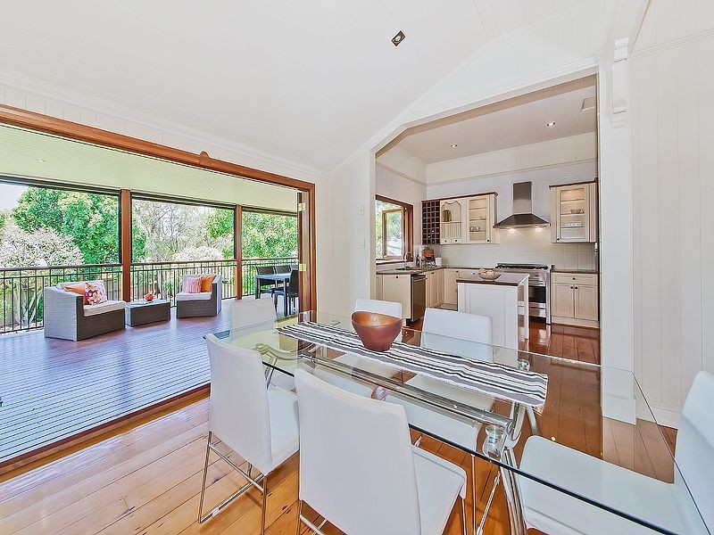 106 Stradbroke Ave, Wynnum QLD 4178