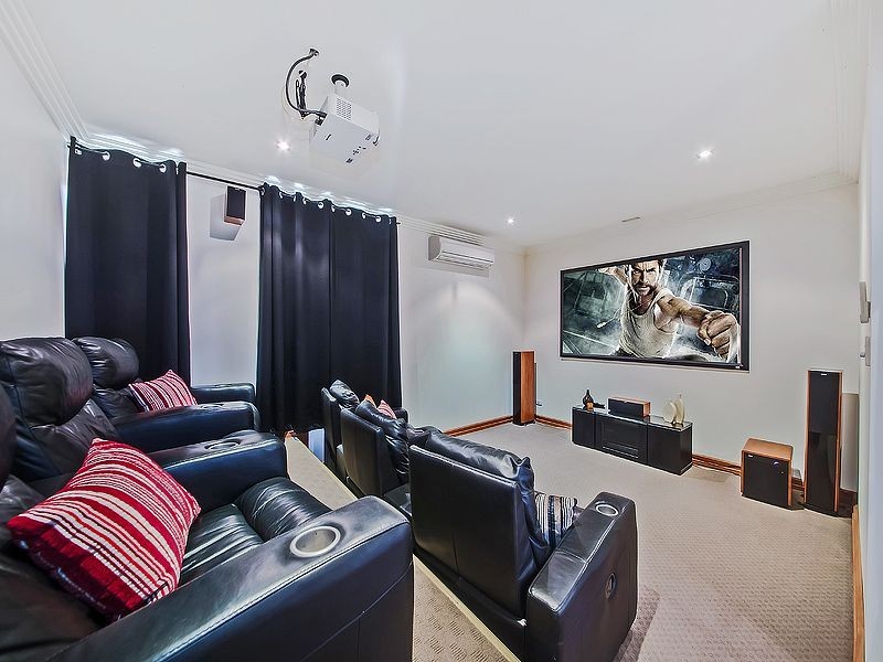 106 Stradbroke Ave, Wynnum QLD 4178