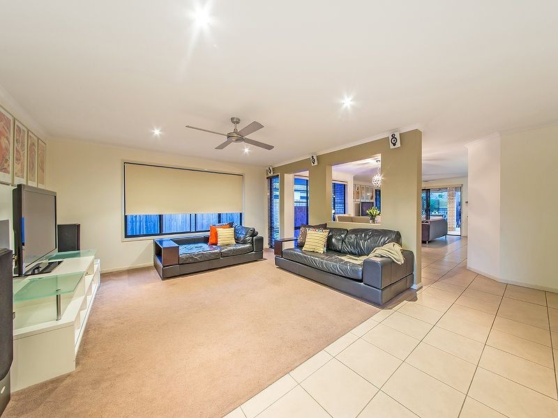 25 Red Gum Crescent, Wakerley QLD 4154