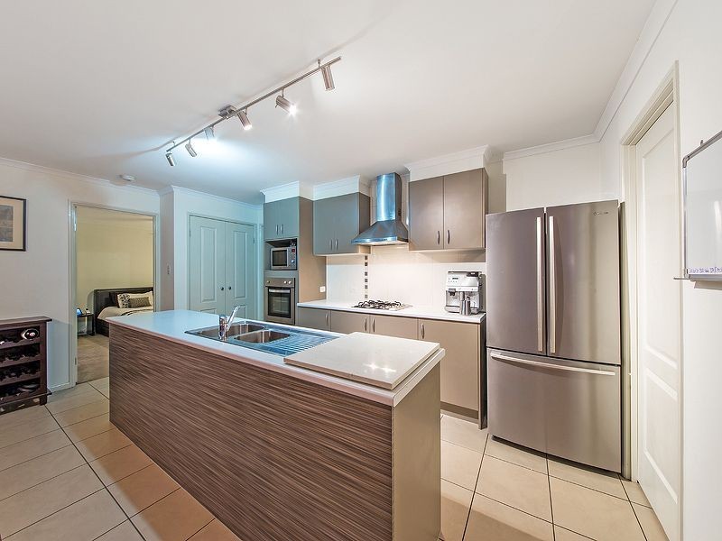 25 Red Gum Crescent, Wakerley QLD 4154