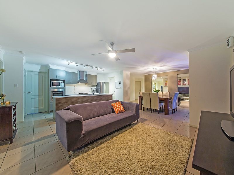 25 Red Gum Crescent, Wakerley QLD 4154