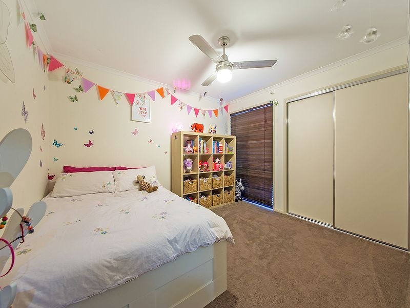 25 Red Gum Crescent, Wakerley QLD 4154