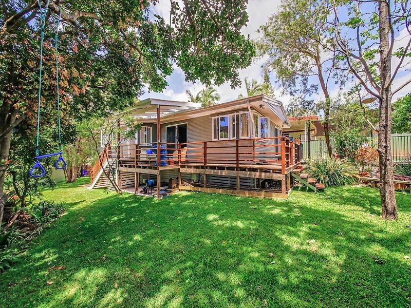 79 Roseneath Pde, Wynnum West QLD 4178