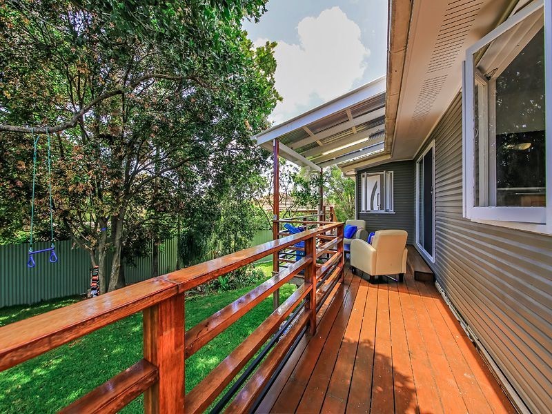 79 Roseneath Pde, Wynnum West QLD 4178