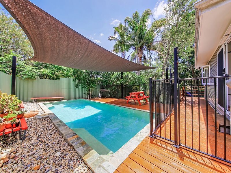 79 Roseneath Pde, Wynnum West QLD 4178