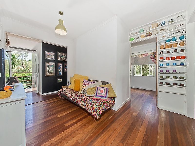 79 Roseneath Pde, Wynnum West QLD 4178