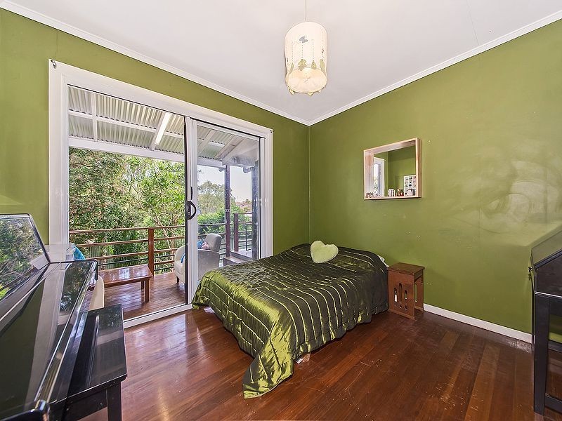 79 Roseneath Pde, Wynnum West QLD 4178