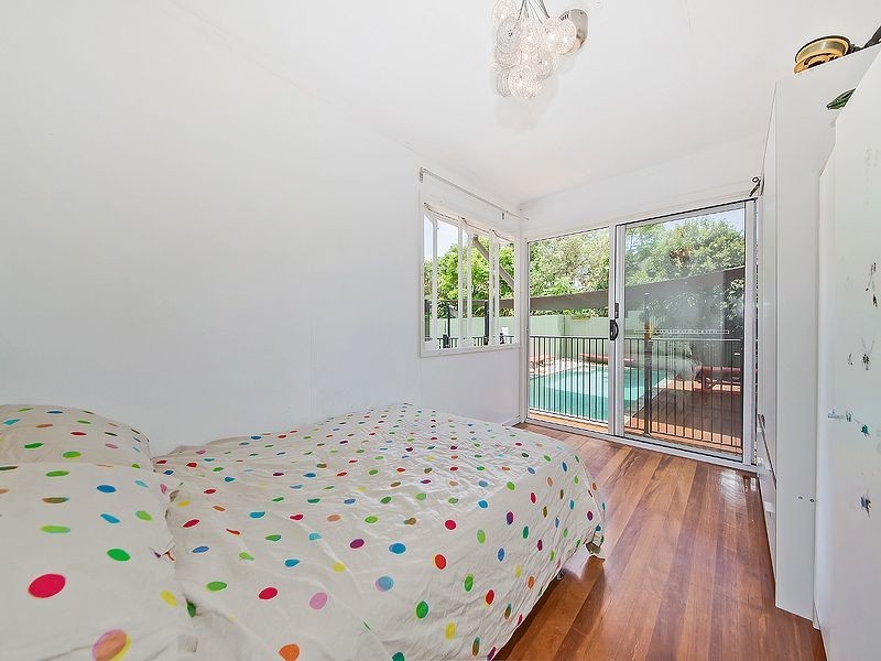 79 Roseneath Pde, Wynnum West QLD 4178