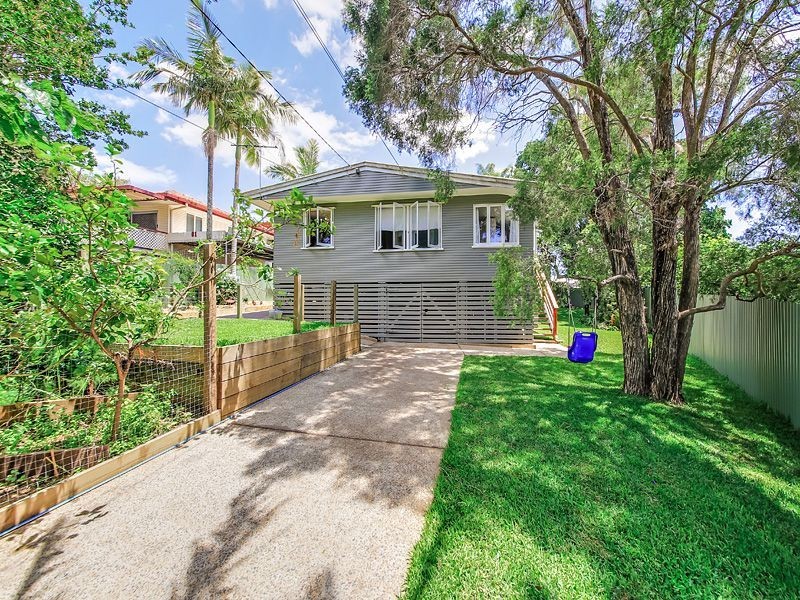 79 Roseneath Pde, Wynnum West QLD 4178