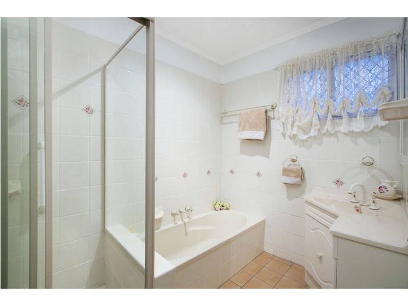 5 Hellyer St, Wynnum West QLD 4178