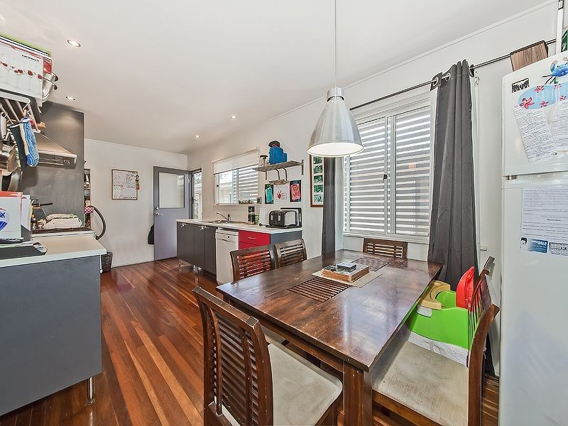 56 Bulgin Avenue, Wynnum West QLD 4178