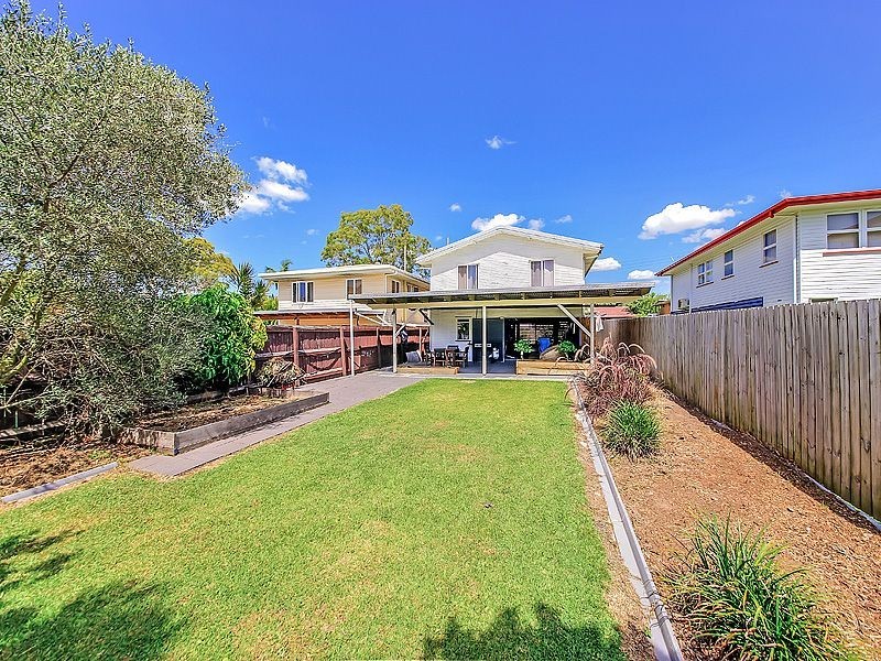 56 Bulgin Avenue, Wynnum West QLD 4178