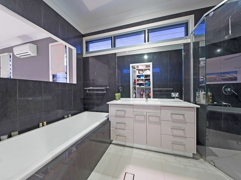 50 Boswell Terrace, Wynnum QLD 4178