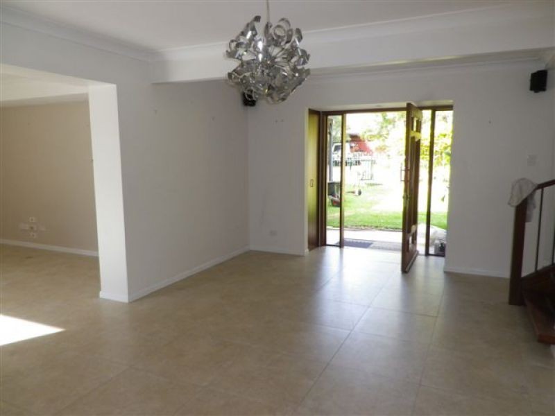 42 Mandalay Street, Fig Tree Pocket QLD 4069