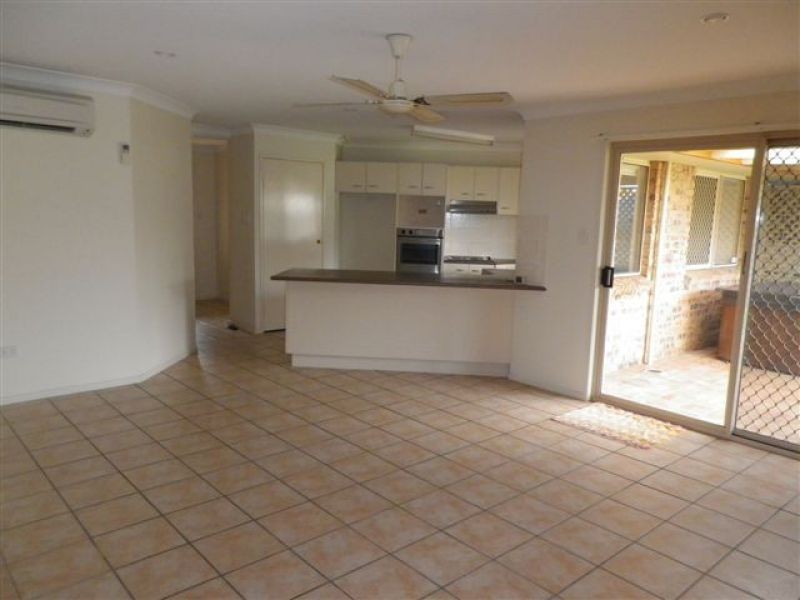 95 Evelyn Road, Wynnum West QLD 4178