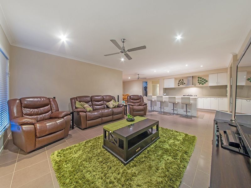 35 Higgs Cct, Wynnum West QLD 4178