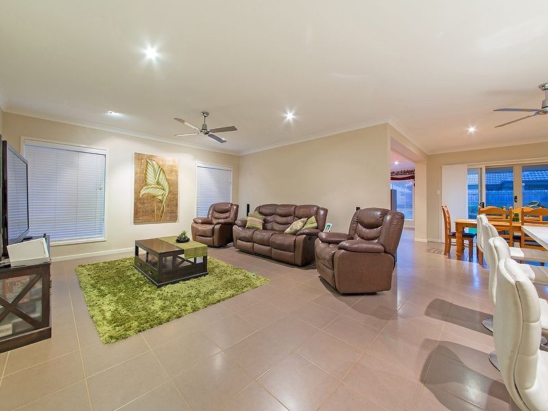 35 Higgs Cct, Wynnum West QLD 4178