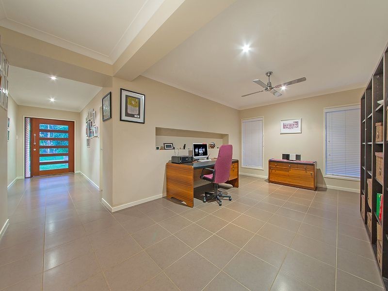 35 Higgs Cct, Wynnum West QLD 4178