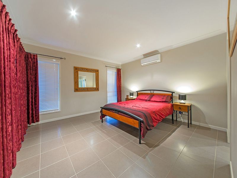 35 Higgs Cct, Wynnum West QLD 4178