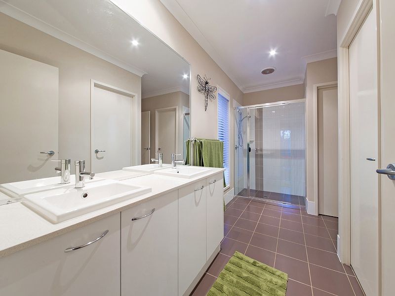35 Higgs Cct, Wynnum West QLD 4178