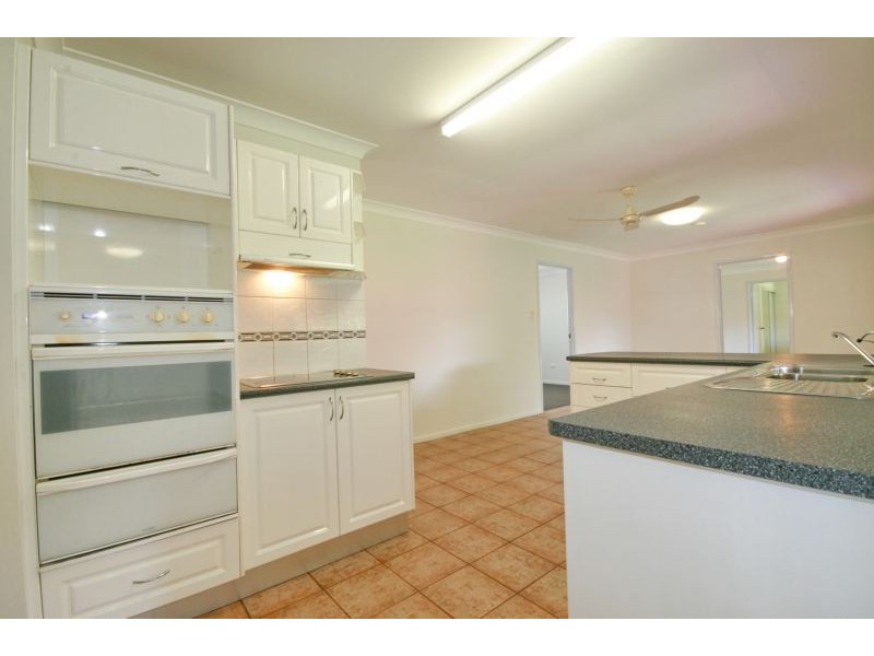 64 Sunshine Drive, Cleveland QLD 4163