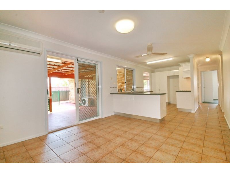 64 Sunshine Drive, Cleveland QLD 4163