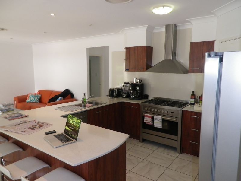 11 Serene Place, Fig Tree Pocket QLD 4069