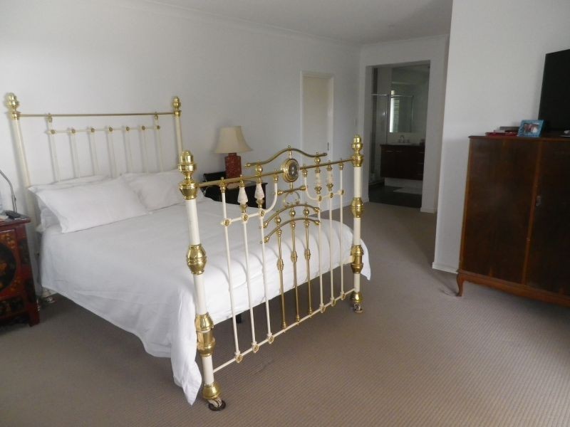 11 Serene Place, Fig Tree Pocket QLD 4069