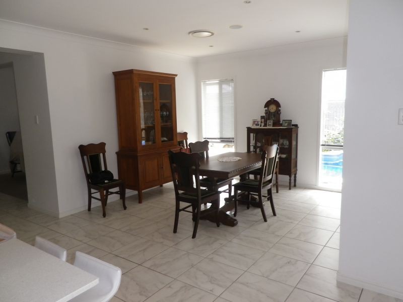 11 Serene Place, Fig Tree Pocket QLD 4069