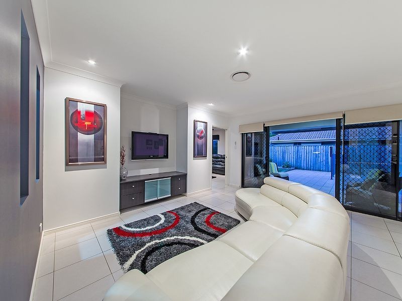 7 Brushbox Pl, Wakerley QLD 4154