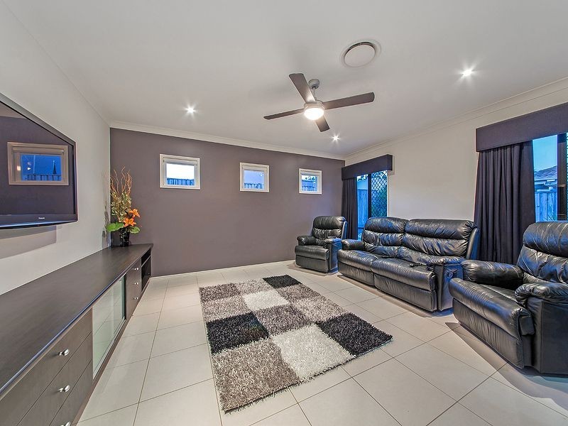 7 Brushbox Pl, Wakerley QLD 4154