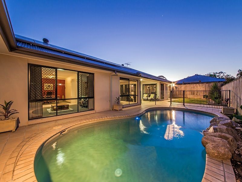 7 Brushbox Pl, Wakerley QLD 4154