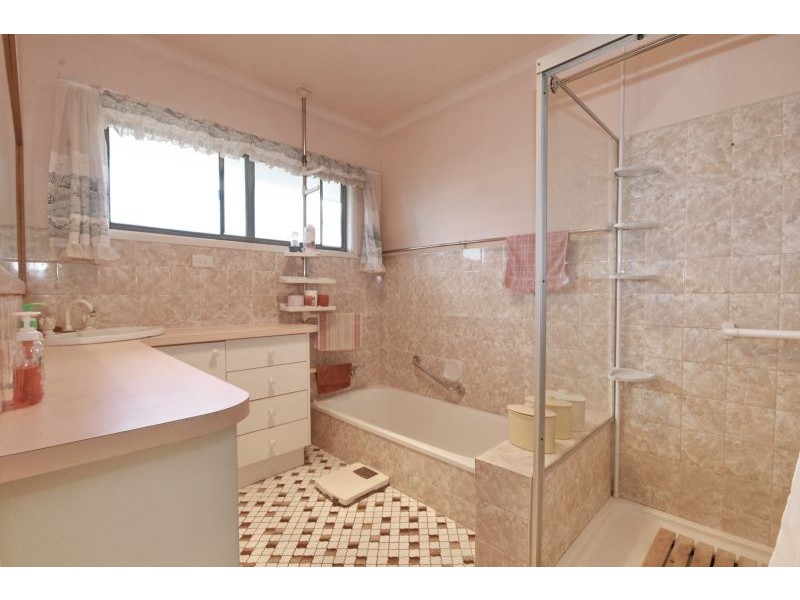 58 Roseberry Parade, Wynnum West QLD 4178