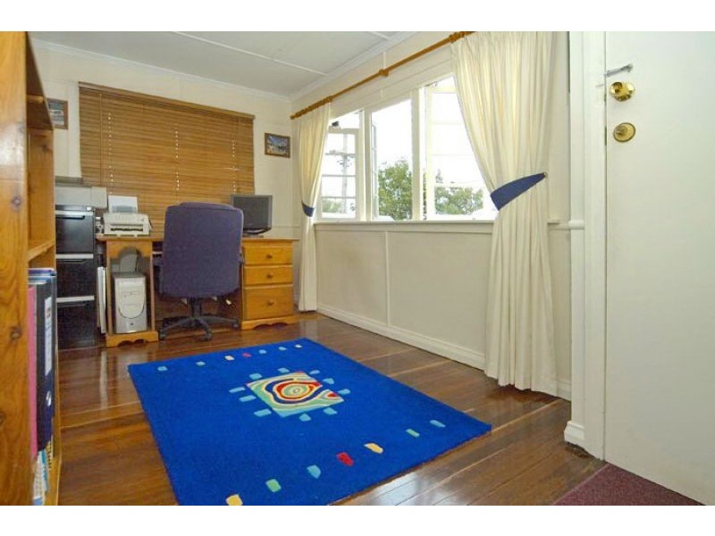 17 Clara Street, Wynnum QLD 4178