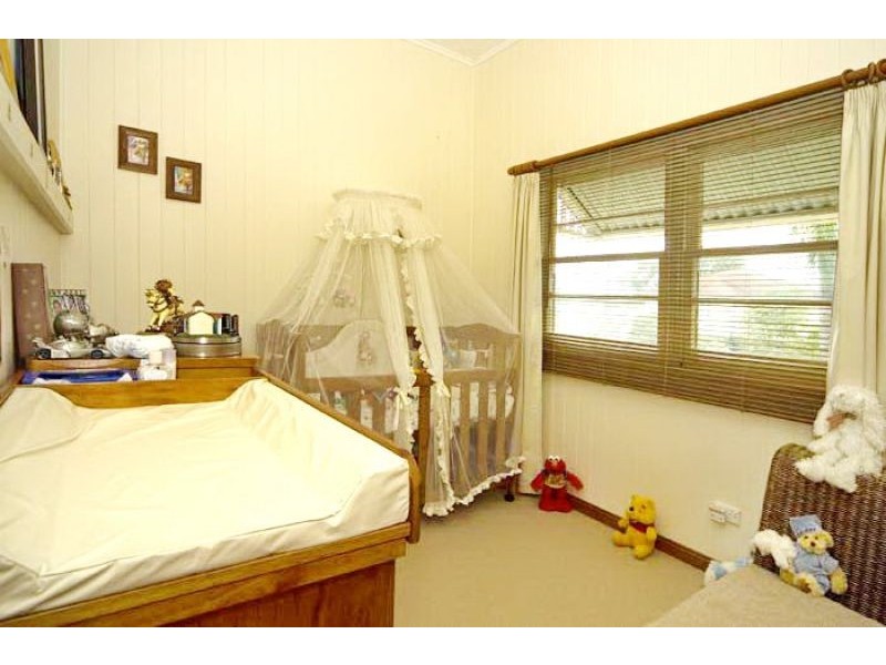 17 Clara Street, Wynnum QLD 4178