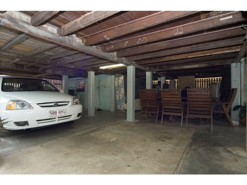 17 Clara Street, Wynnum QLD 4178