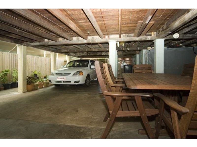 17 Clara Street, Wynnum QLD 4178