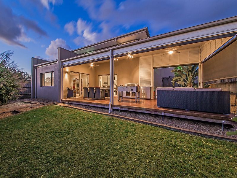 20 Lachlan Dve, Wakerley QLD 4154