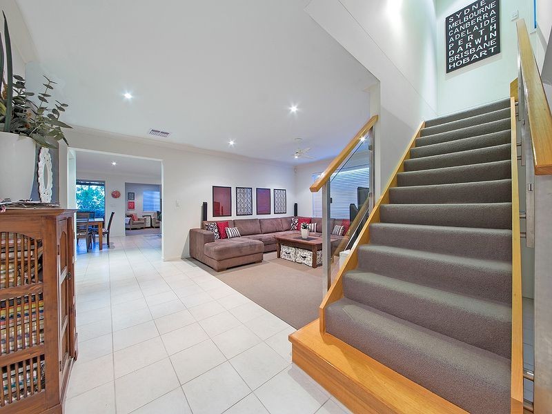 20 Lachlan Dve, Wakerley QLD 4154