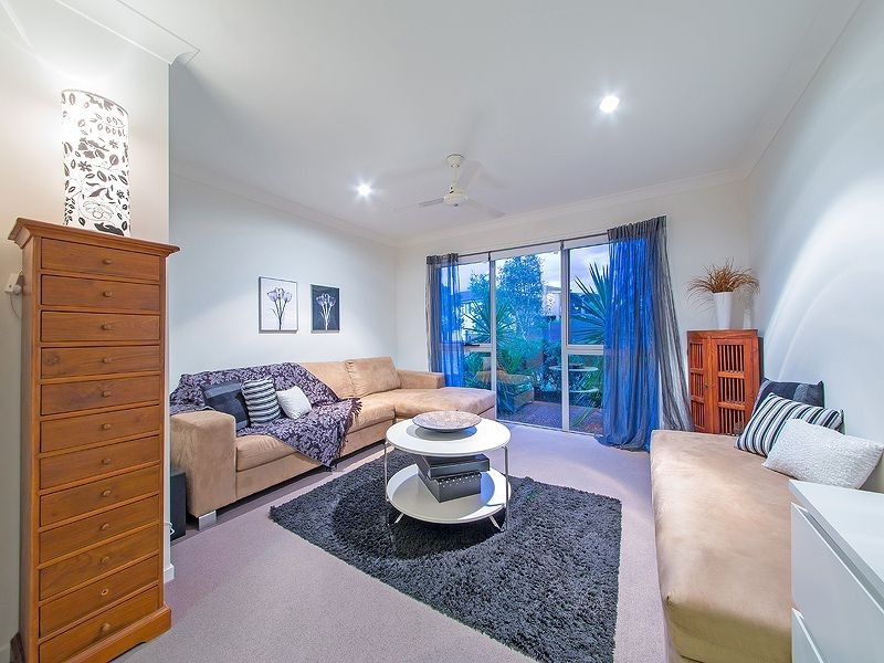 20 Lachlan Dve, Wakerley QLD 4154