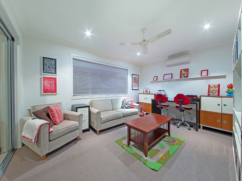 20 Lachlan Dve, Wakerley QLD 4154