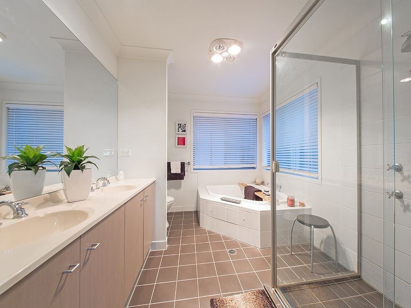 20 Lachlan Dve, Wakerley QLD 4154