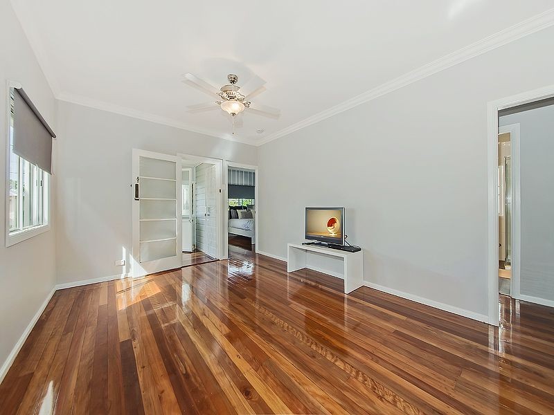 79 Grattan Tce, Manly QLD 4179