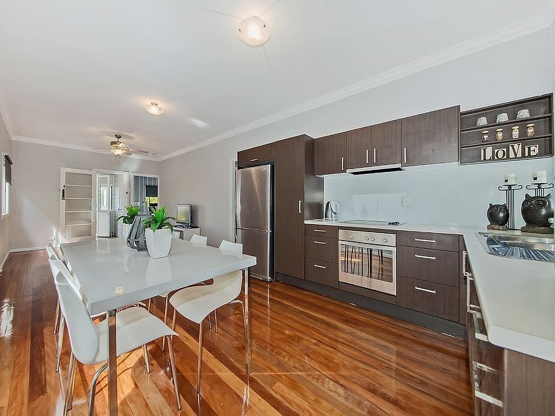 79 Grattan Tce, Manly QLD 4179