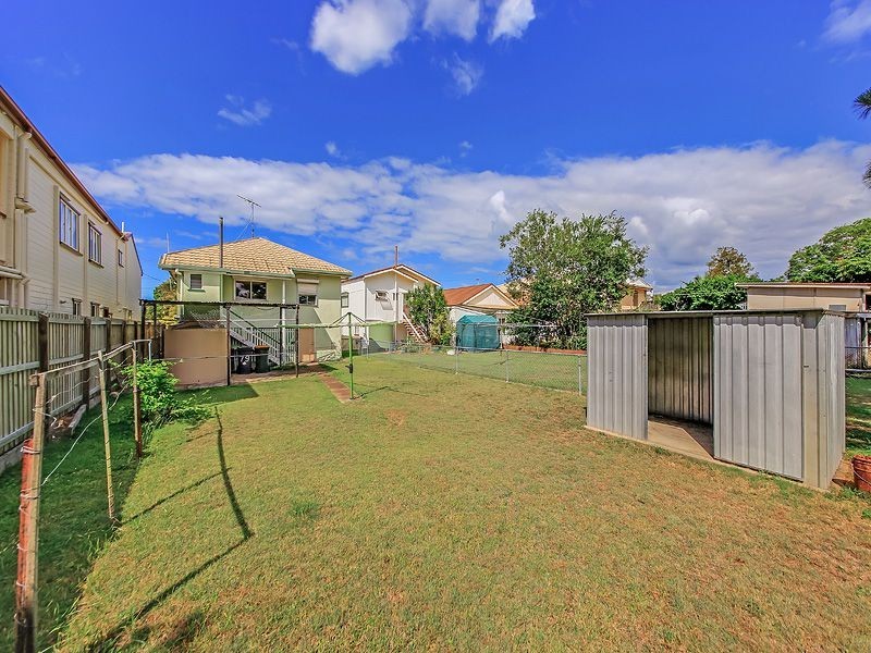 79 Grattan Tce, Manly QLD 4179